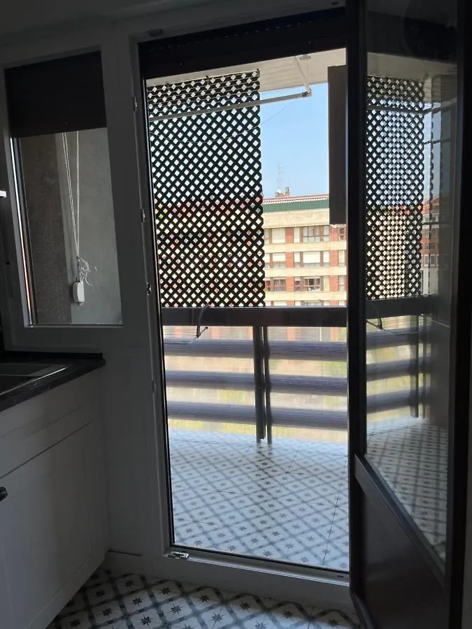 Apartment For 4 In Lejona Casa Natalia No Elevator 0*, Leioa Spain